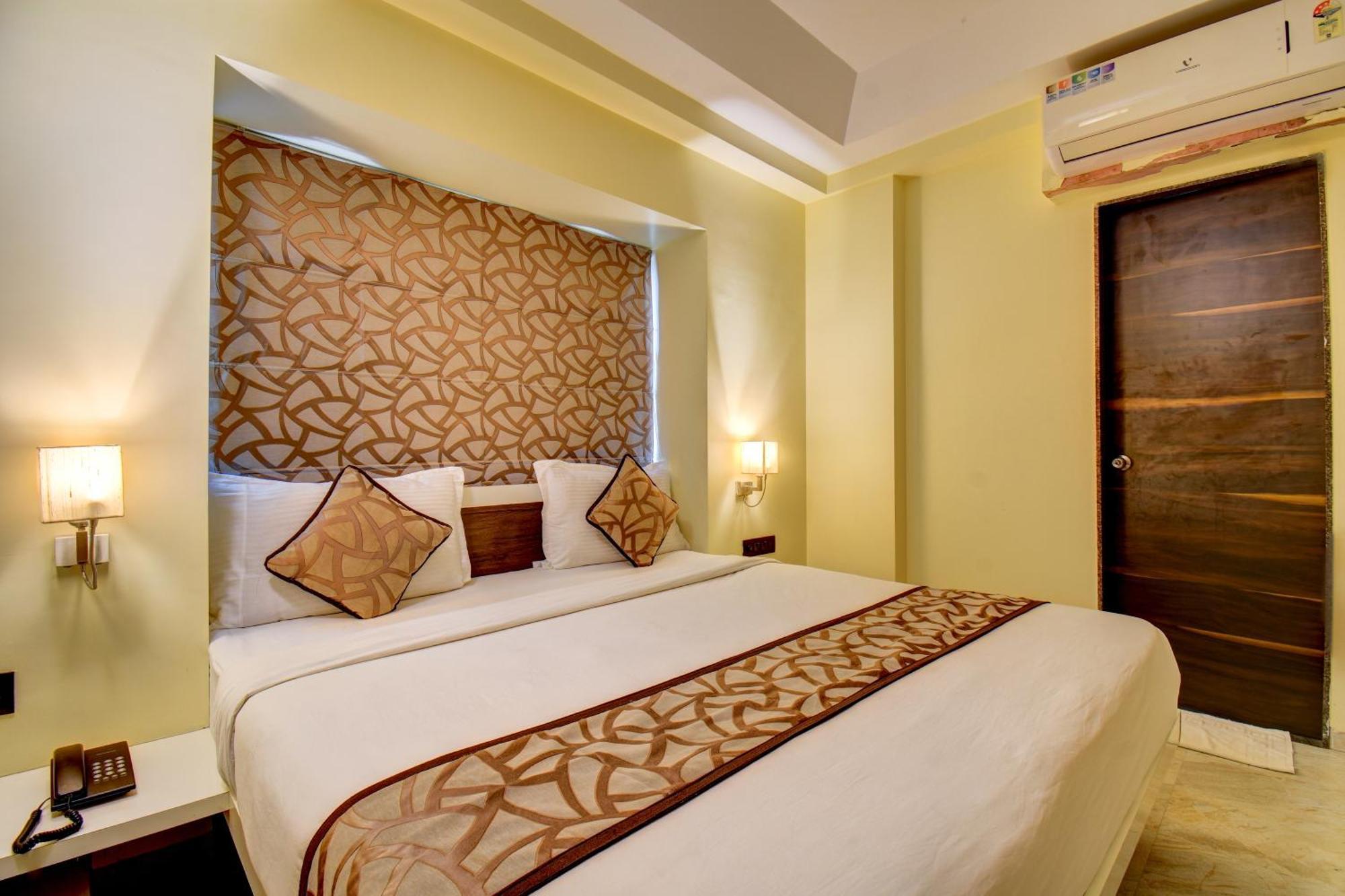 Hotel Deepali Executive Aurangabad  Exterior photo