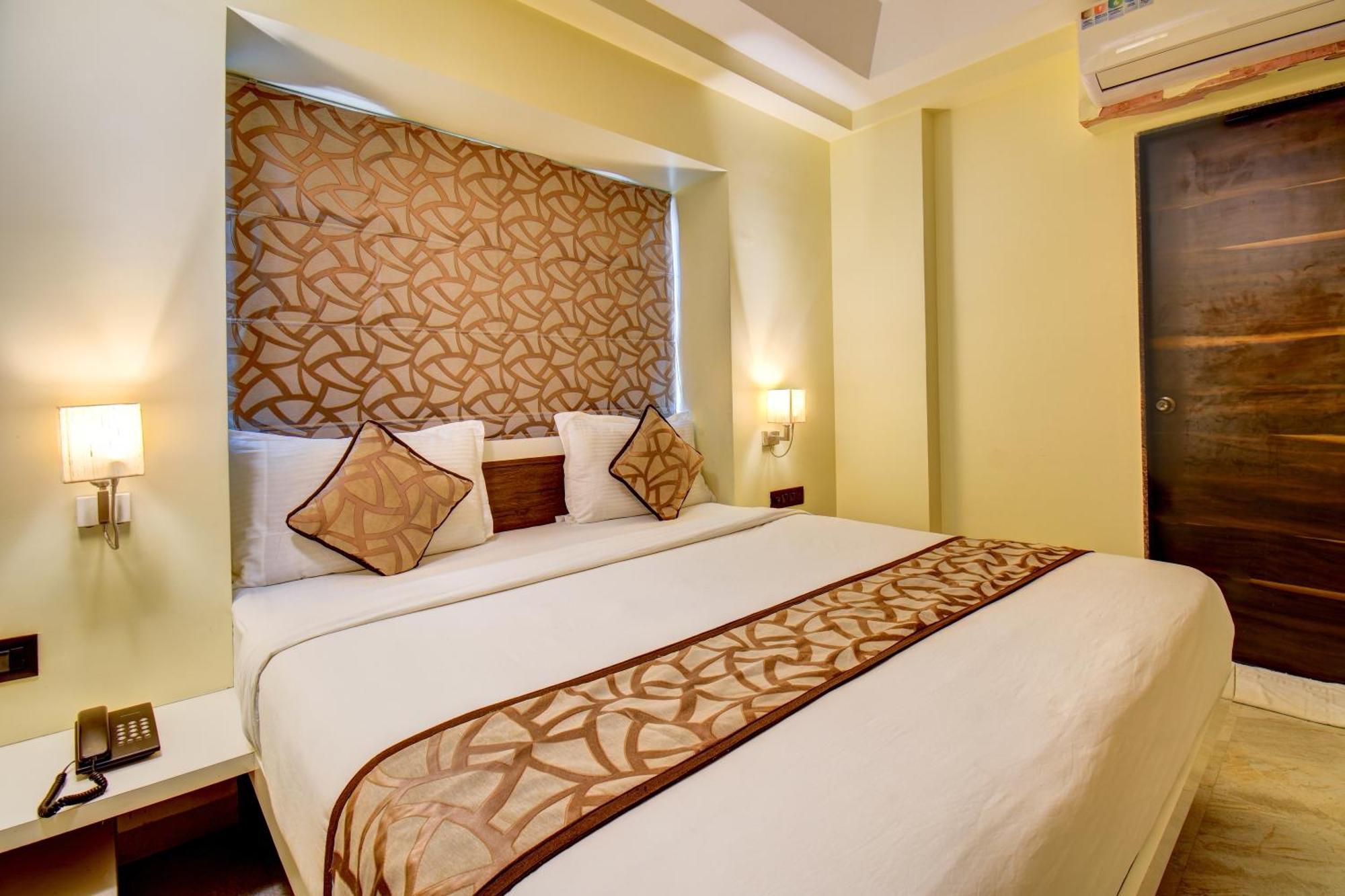 Hotel Deepali Executive Aurangabad  Exterior photo