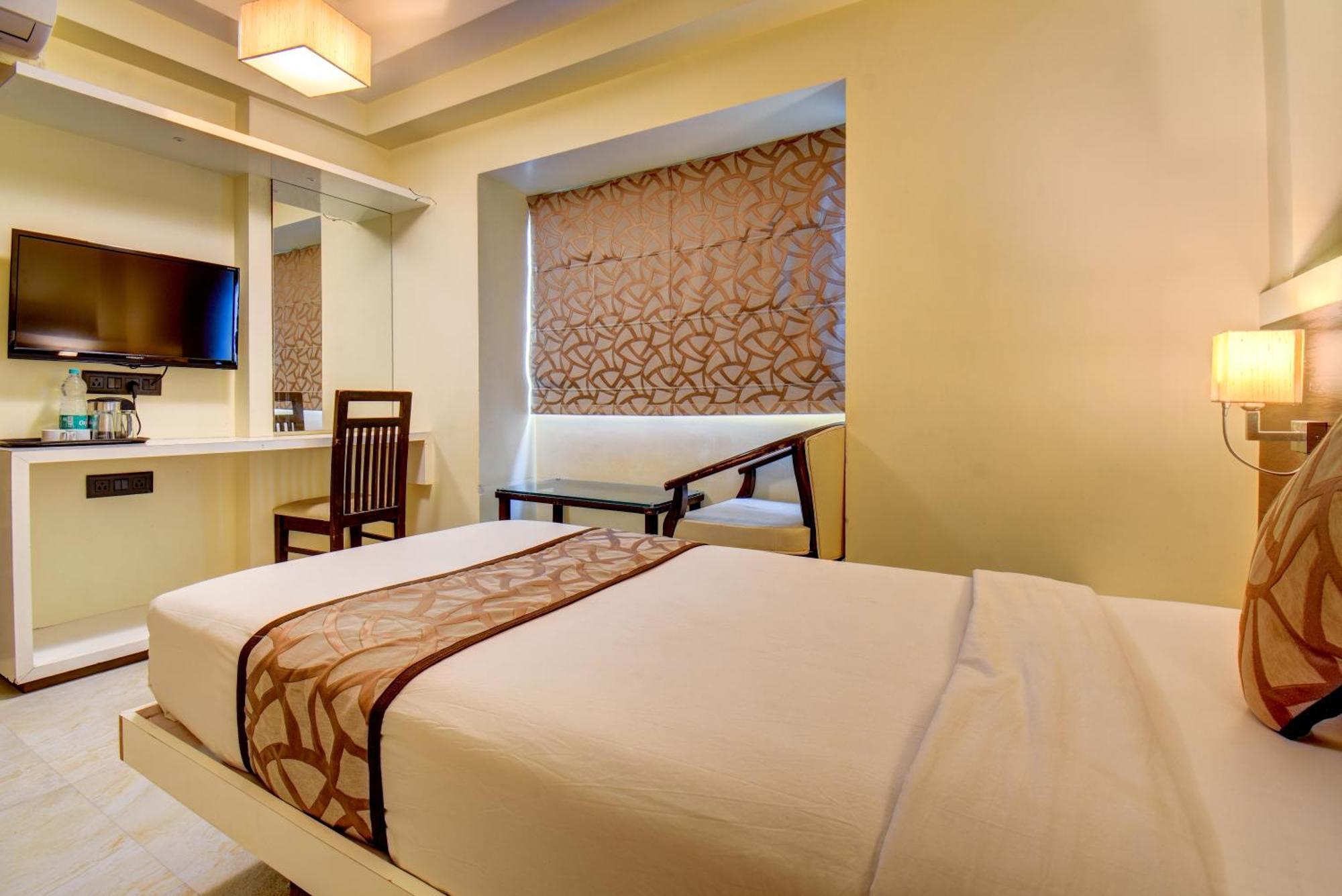 Hotel Deepali Executive Aurangabad  Exterior photo