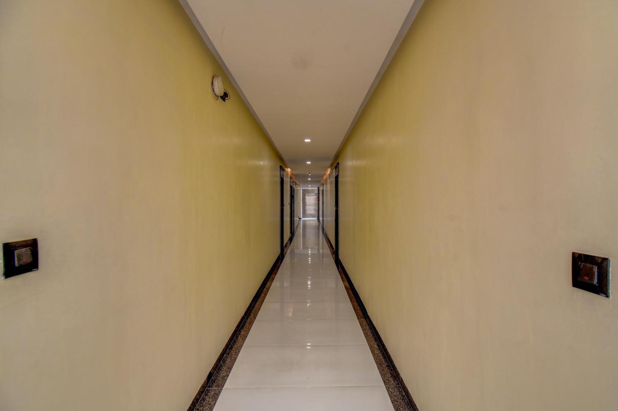 Hotel Deepali Executive Aurangabad  Exterior photo
