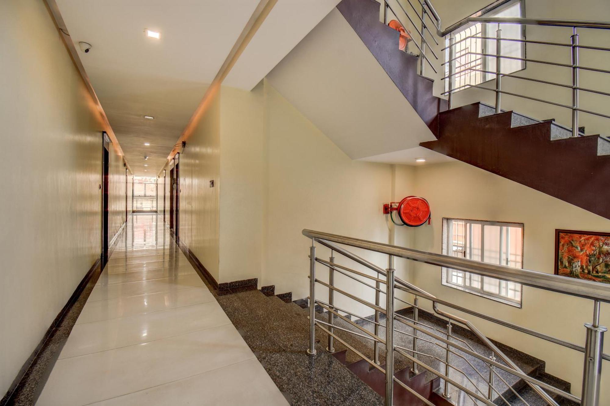 Hotel Deepali Executive Aurangabad  Exterior photo